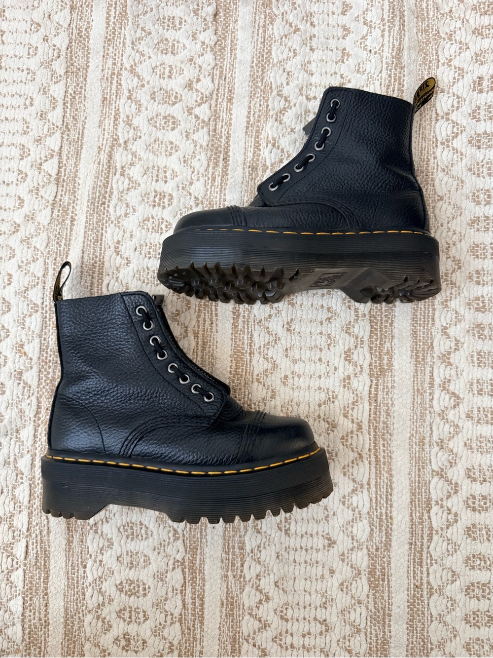 Dr. Martens Sinclair Platform Boots | Black | Women’s Size 6 - Picture 3 of 9